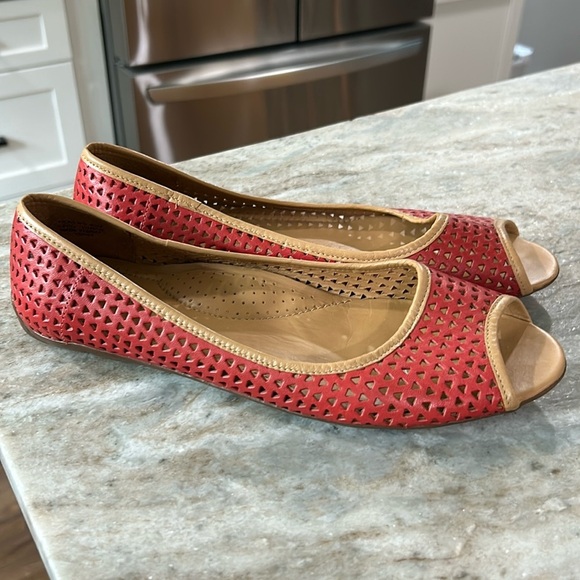 L. L. Bean Leather Peep Toe Flats Size 8.5M red and tan - Picture 1 of 10